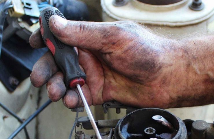 dirty mechanics hand
